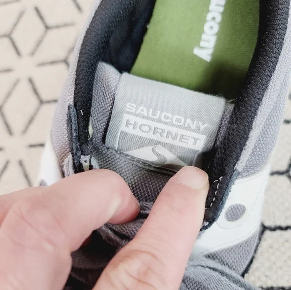 Saucony Hornet Sneaker in Black & Gray, sz 8.5 - Picture 9 of 11